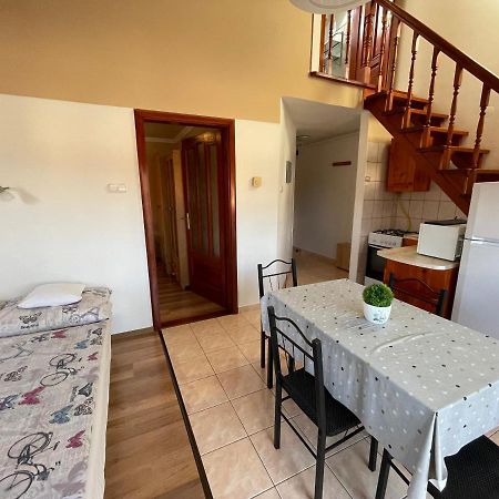 Hellasz Apartman Гюла Екстериор снимка