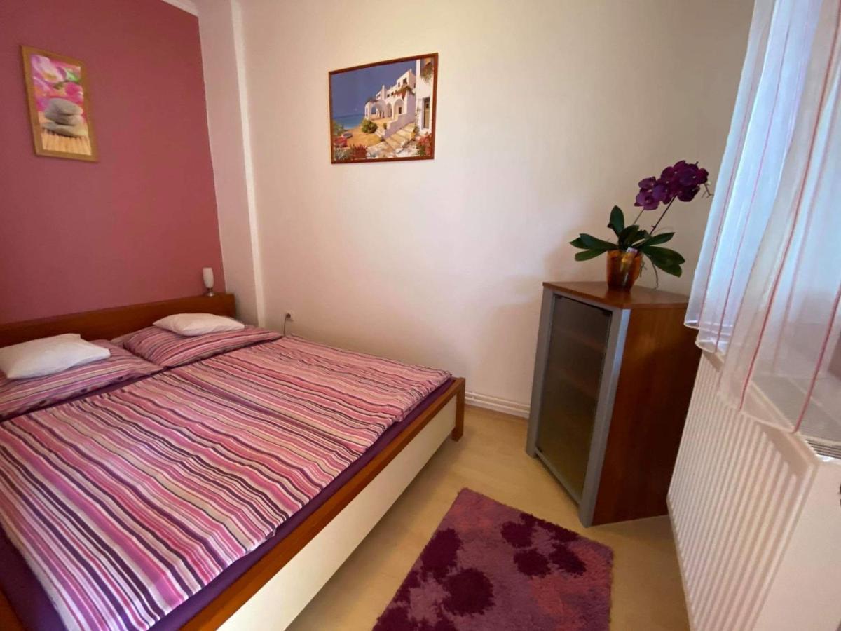 Hellasz Apartman Гюла Екстериор снимка