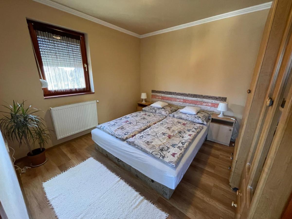 Hellasz Apartman Гюла Екстериор снимка