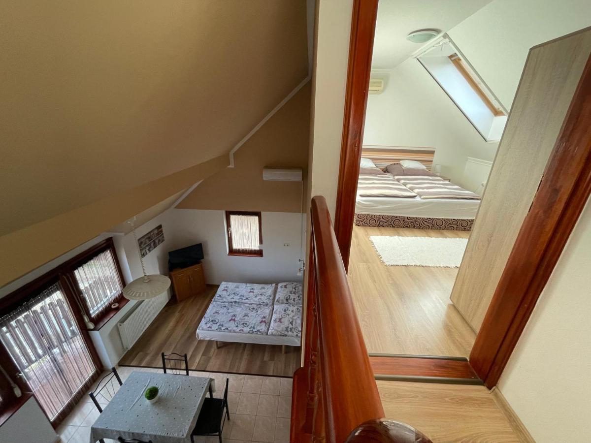 Hellasz Apartman Гюла Екстериор снимка