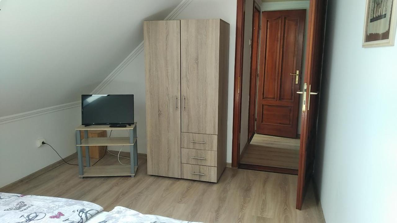 Hellasz Apartman Гюла Екстериор снимка