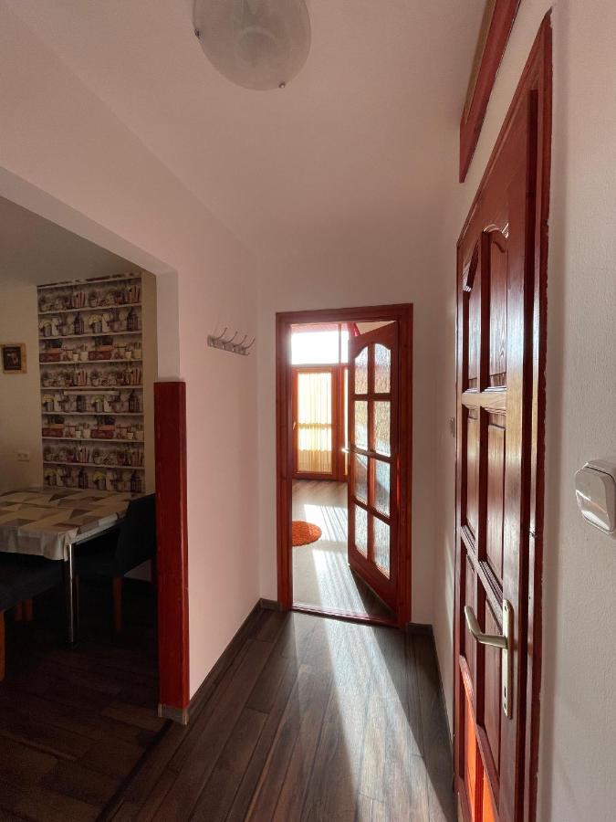 Hellasz Apartman Гюла Екстериор снимка