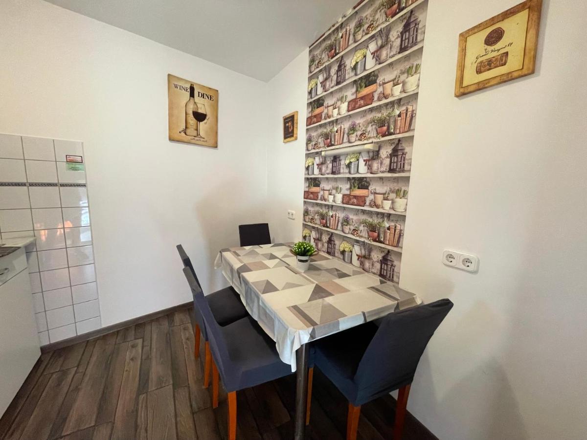 Hellasz Apartman Гюла Екстериор снимка