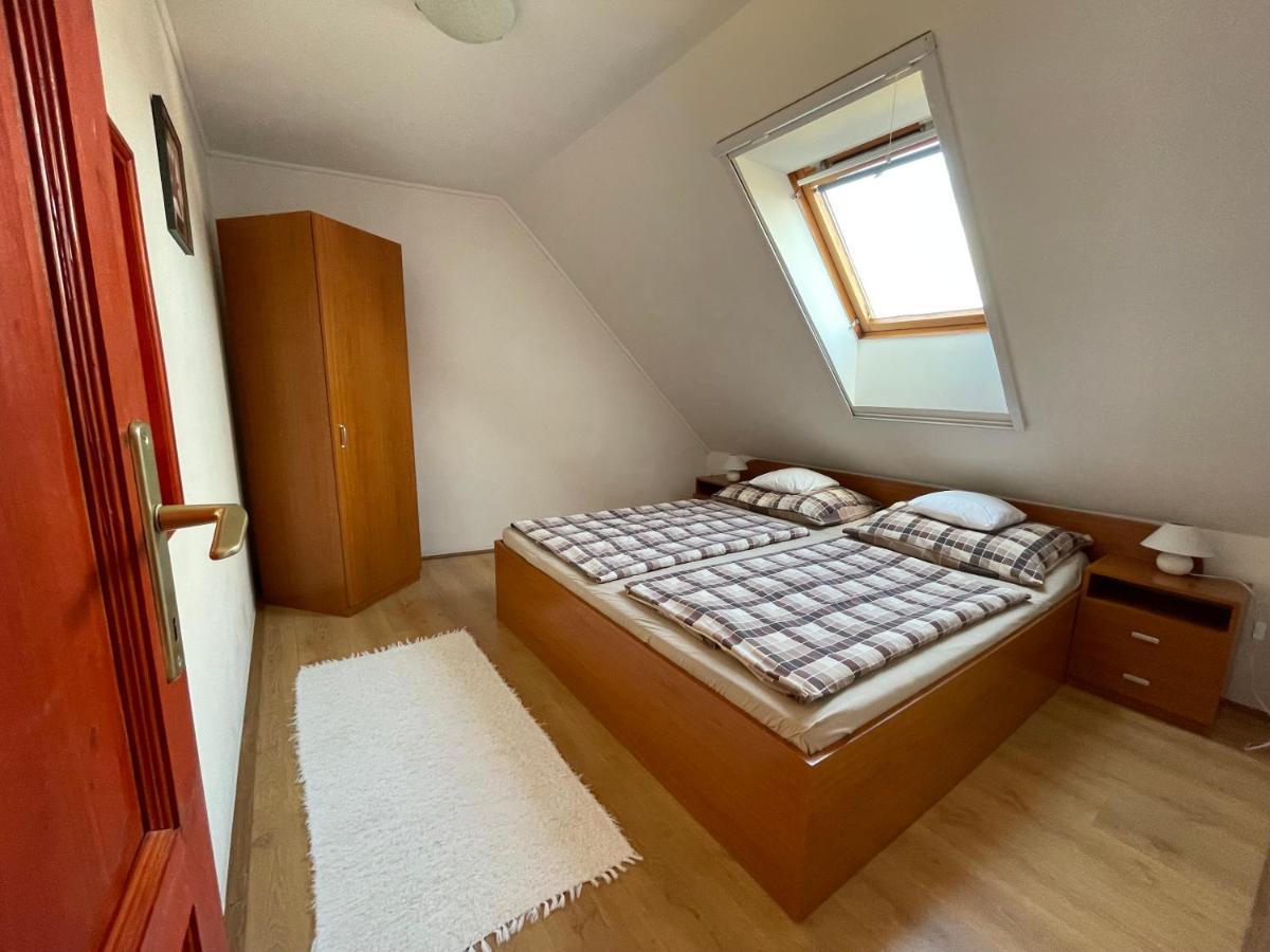 Hellasz Apartman Гюла Екстериор снимка
