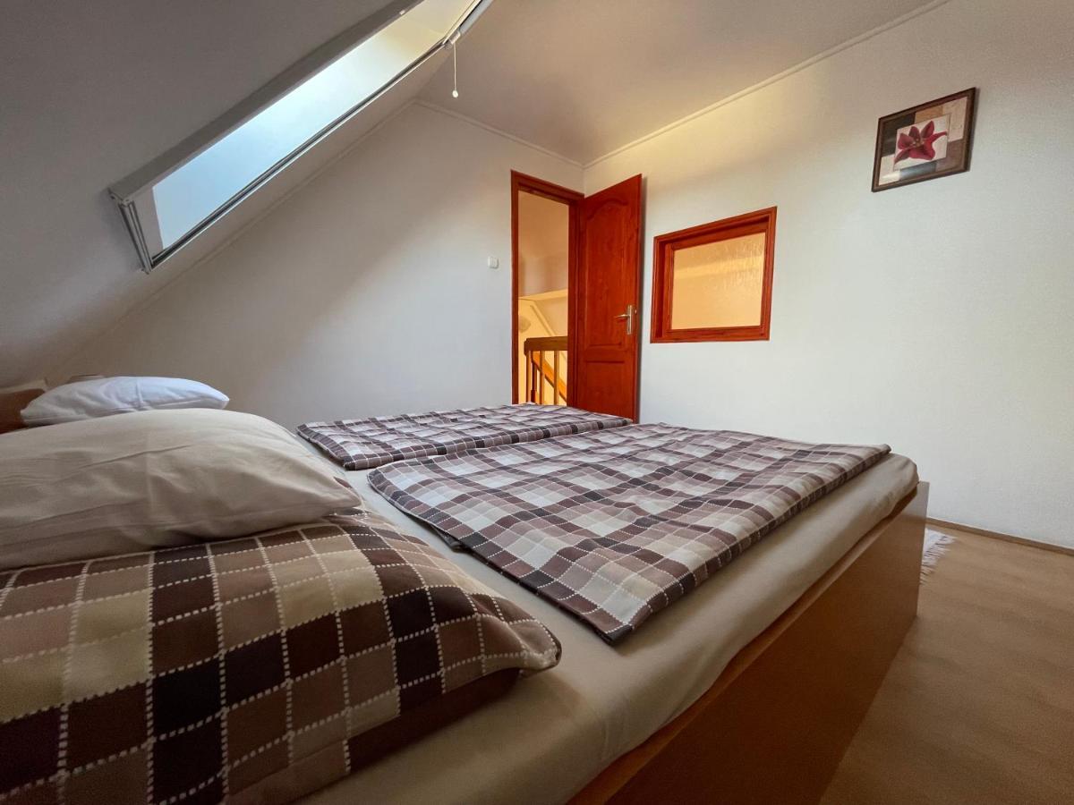 Hellasz Apartman Гюла Екстериор снимка