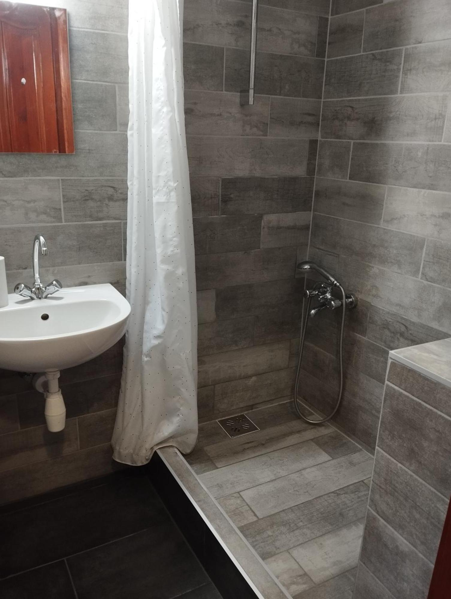 Hellasz Apartman Гюла Екстериор снимка